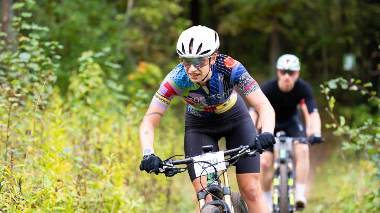Dviračių maratonų taurės sezono nugalėtojai – Justė Umbrasaitė ir Domas Manikas