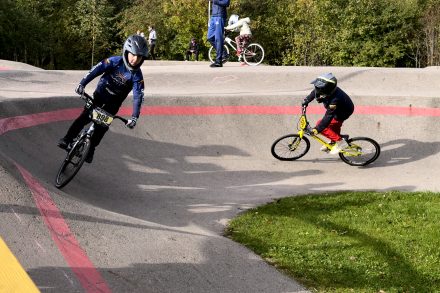 Nuo netaisyklingo stabdymo iki prasto fizinio pasirengimo: kokias klaidas pastebi dviračių sporto treneriai?